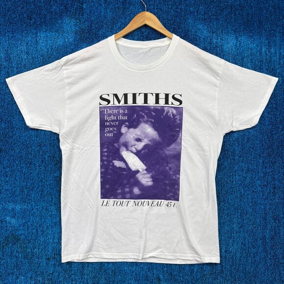The Smiths There Is a Light That Never Goes Out Rock Band T-Shirt Large - Picture 1 of 4